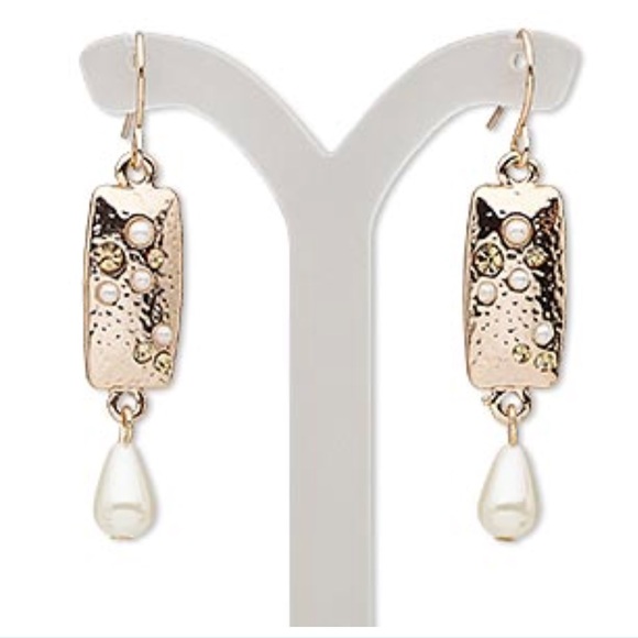 Jewelry - Drop earrings
